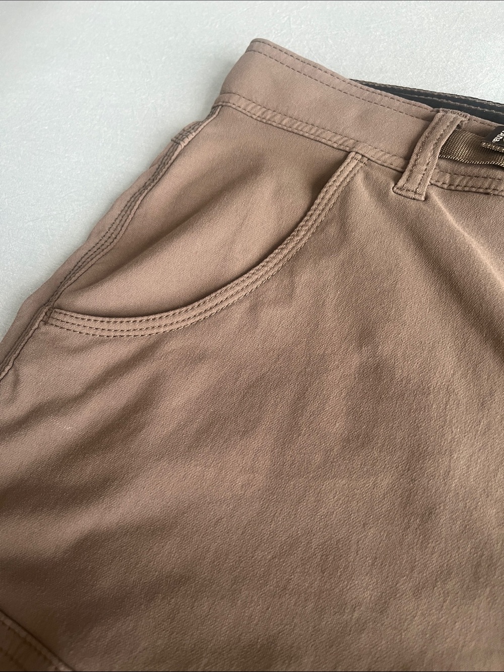 Men's Prana light weight shorts - Olive Brown 32 x 10 - Picture 11 of 12